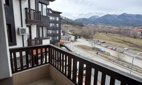 Стилен тристаен апартамент с панорамна гледка в Банско